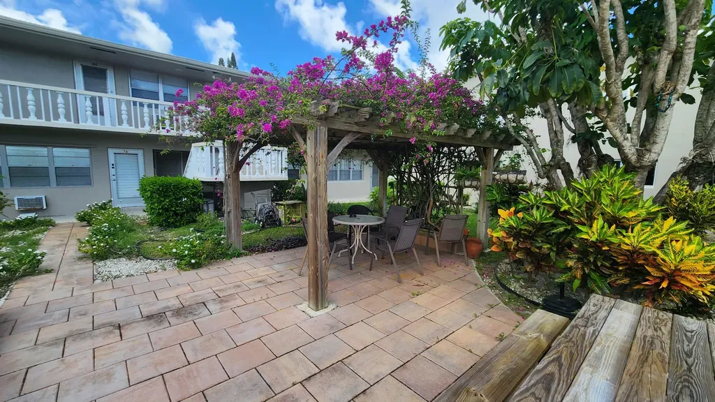 91 Coventry D West Palm Beach FL 33417