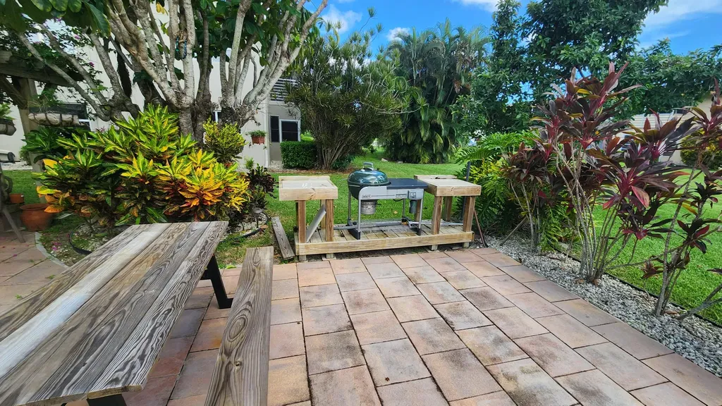 91 Coventry D West Palm Beach FL 33417