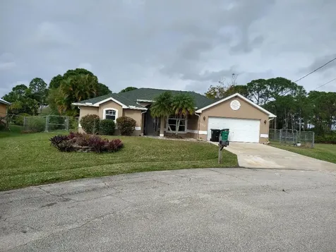 6444 NW Hacienda Court Port St Lucie FL 34986