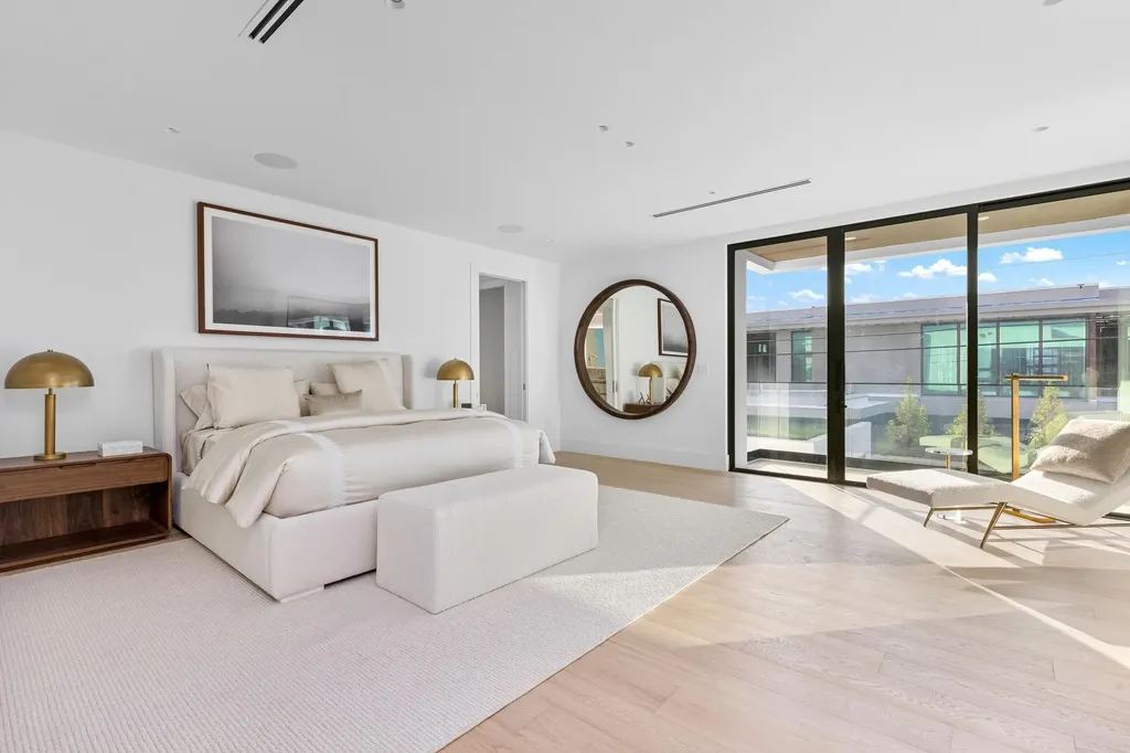 1099 NE 4th Avenue Boca Raton FL 33432