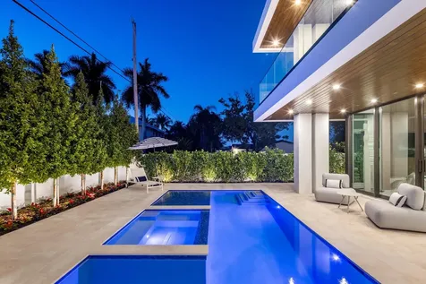 1099 NE 4th Avenue Boca Raton FL 33432