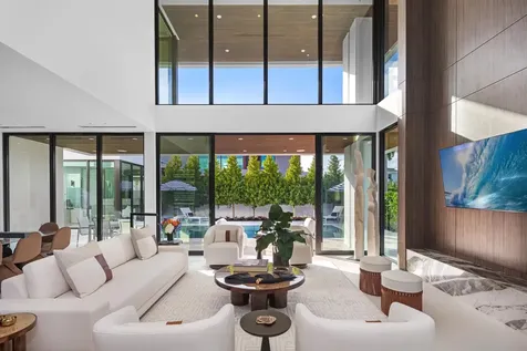 1099 NE 4th Avenue Boca Raton FL 33432