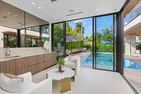 1099 NE 4th Avenue Boca Raton FL 33432