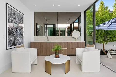 1099 NE 4th Avenue Boca Raton FL 33432