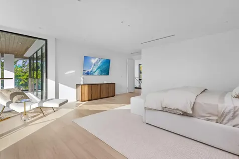 1099 NE 4th Avenue Boca Raton FL 33432