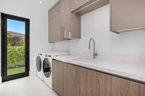 1099 NE 4th Avenue Boca Raton FL 33432