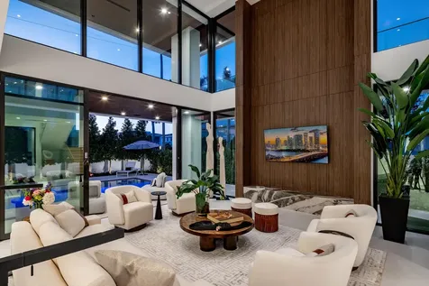 1099 NE 4th Avenue Boca Raton FL 33432