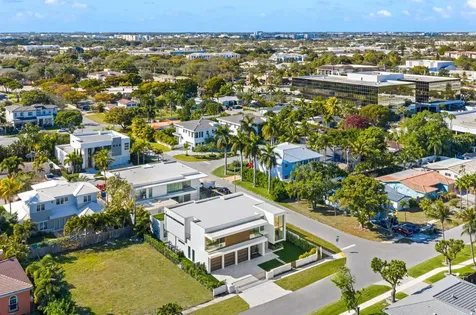 1099 NE 4th Avenue Boca Raton FL 33432