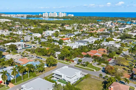 1099 NE 4th Avenue Boca Raton FL 33432