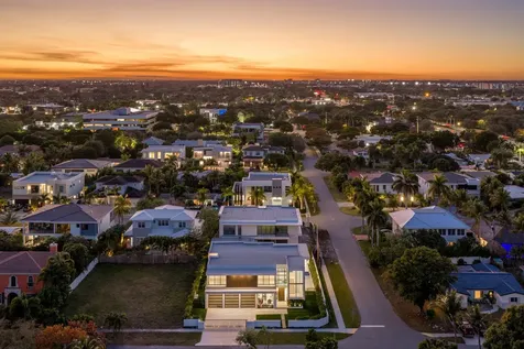 1099 NE 4th Avenue Boca Raton FL 33432