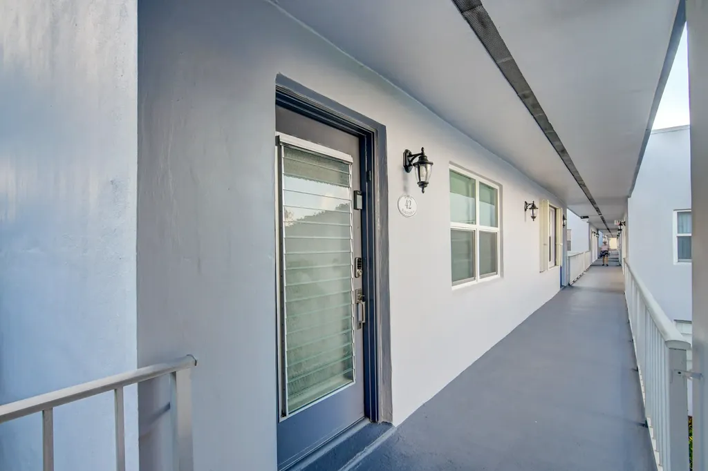 42 Burgundy A Delray Beach FL 33484