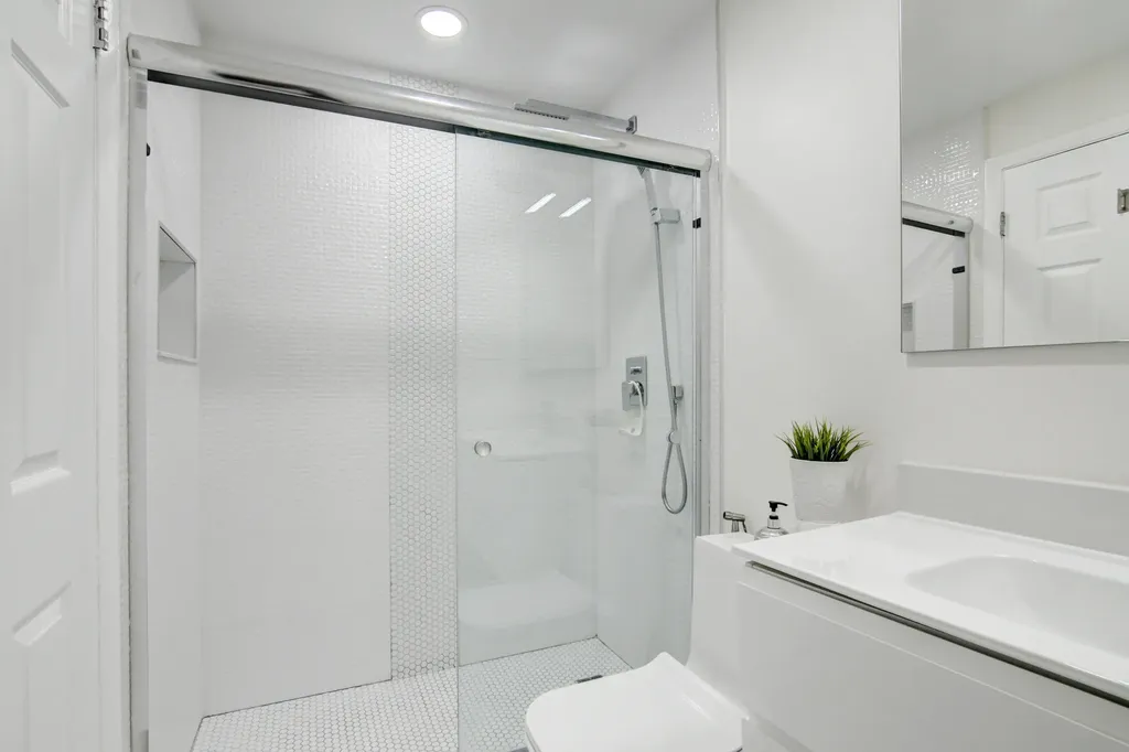 42 Burgundy A Delray Beach FL 33484