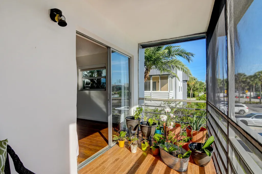 42 Burgundy A Delray Beach FL 33484