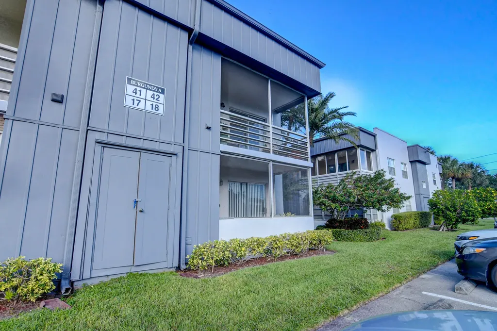42 Burgundy A Delray Beach FL 33484