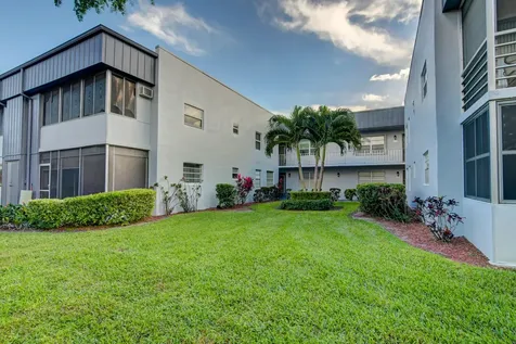 42 Burgundy A Delray Beach FL 33484