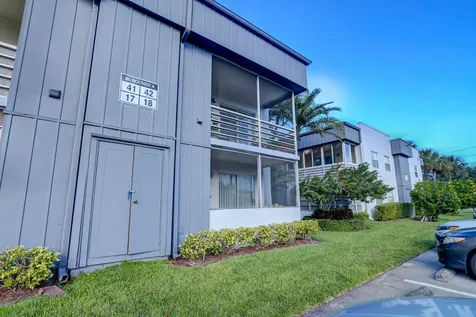 42 Burgundy A Delray Beach FL 33484