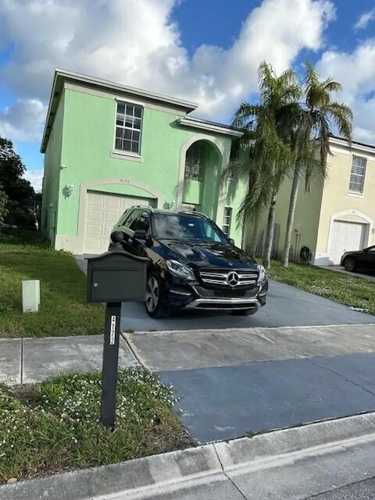 4172 Pine Hollow Circle Greenacres FL 33463