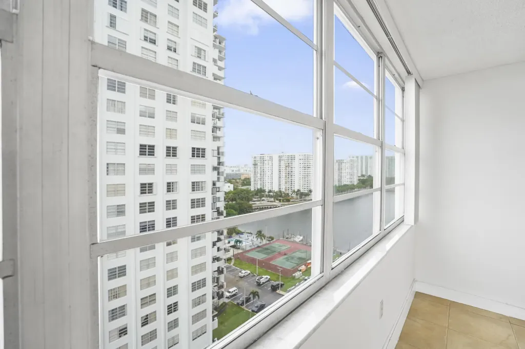 18051 Biscayne Boulevard Aventura FL 33160