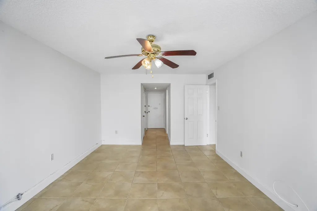 18051 Biscayne Boulevard Aventura FL 33160