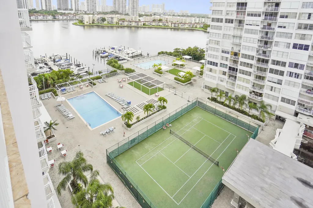 18051 Biscayne Boulevard Aventura FL 33160
