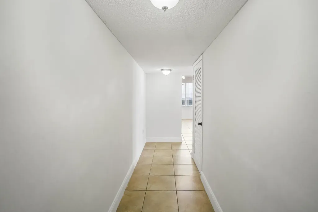 18051 Biscayne Boulevard Aventura FL 33160
