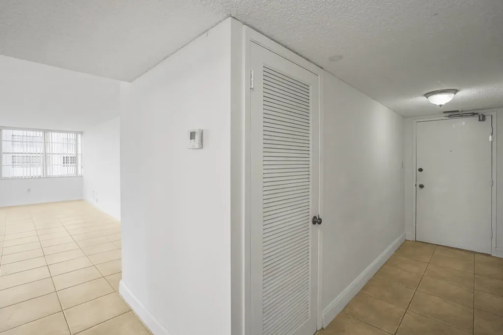 18051 Biscayne Boulevard Aventura FL 33160