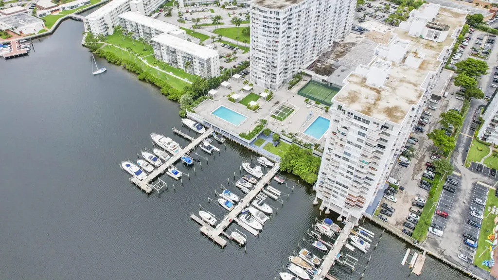 18051 Biscayne Boulevard Aventura FL 33160
