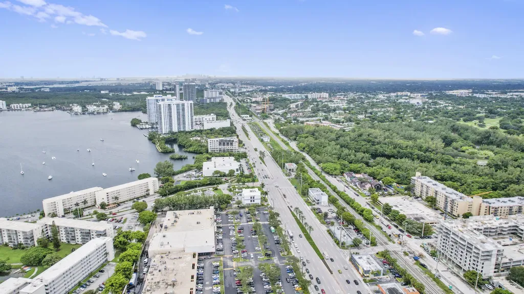 18051 Biscayne Boulevard Aventura FL 33160