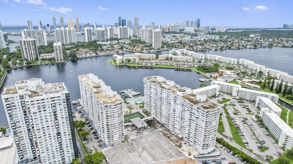 18051 Biscayne Boulevard Aventura FL 33160