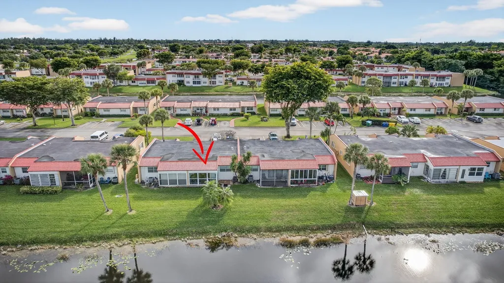 135 Lake Anne Drive West Palm Beach FL 33411