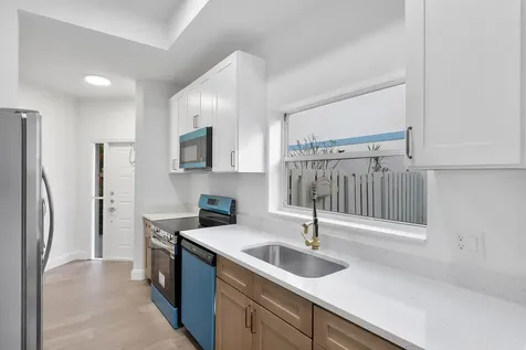 1410 SW 85th Avenue Pembroke Pines FL 33025