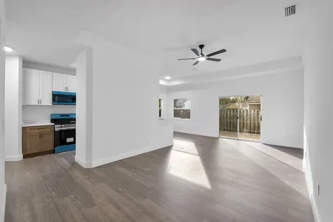 1410 SW 85th Avenue Pembroke Pines FL 33025
