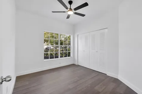 1410 SW 85th Avenue Pembroke Pines FL 33025