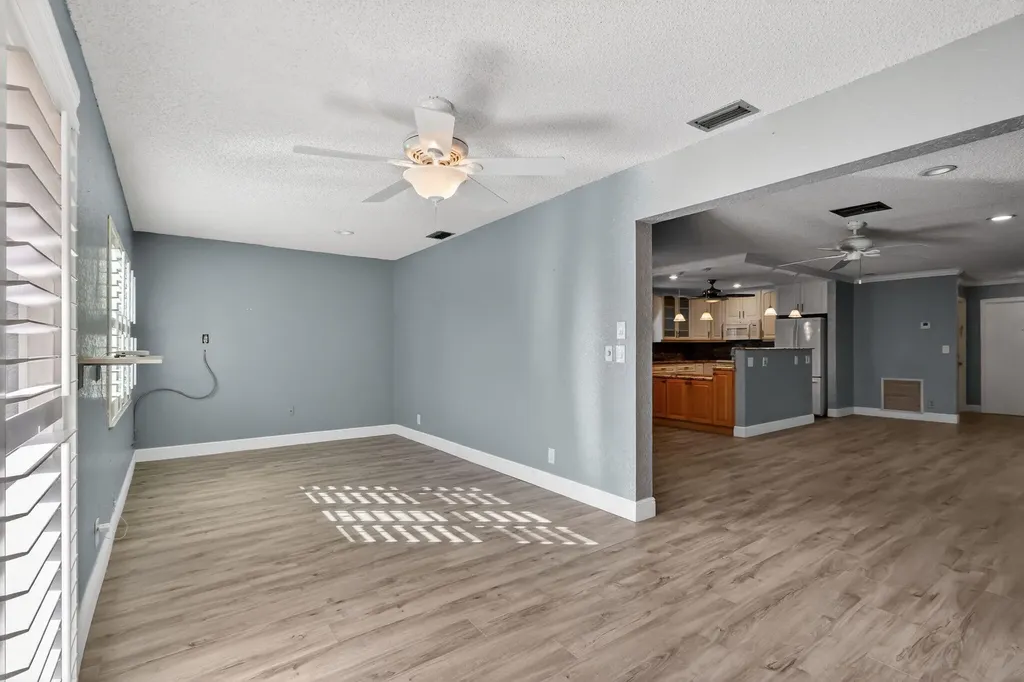 5926 N Los Alamos Lane Delray Beach FL 33484