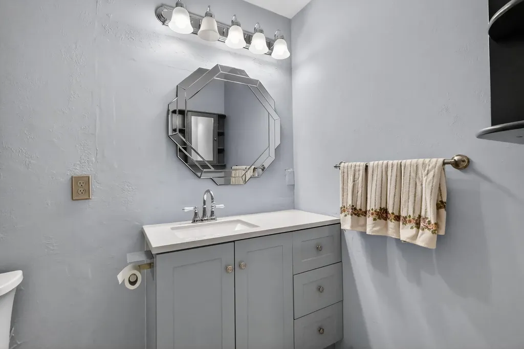 5926 N Los Alamos Lane Delray Beach FL 33484