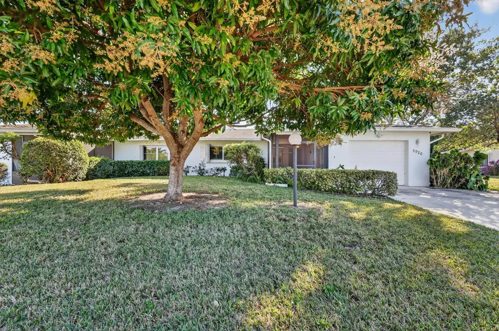 5926 N Los Alamos Lane Delray Beach FL 33484