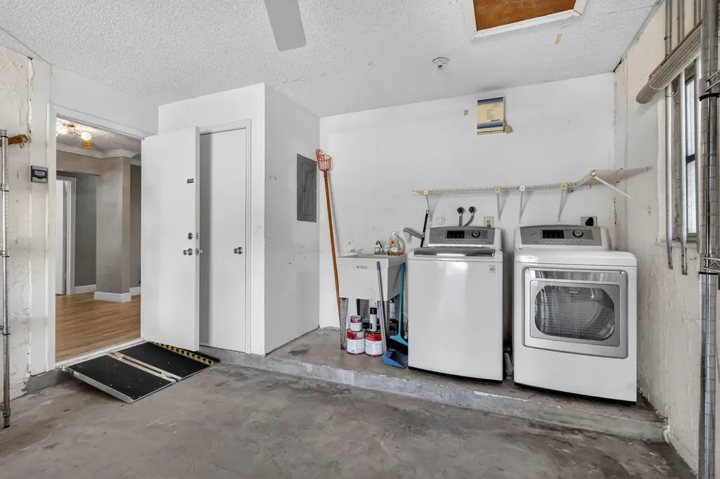 5926 N Los Alamos Lane Delray Beach FL 33484
