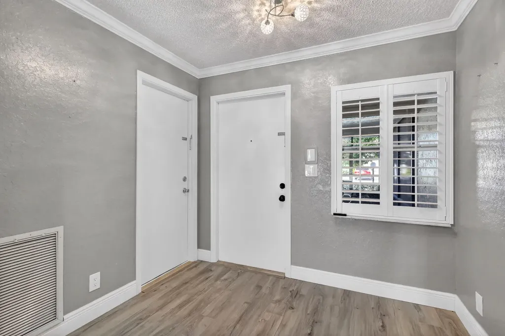 5926 N Los Alamos Lane Delray Beach FL 33484