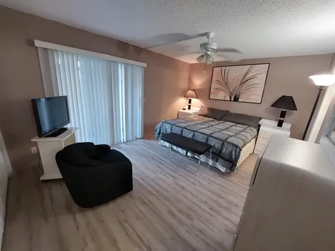 548 Fanshaw N Boca Raton FL 33434
