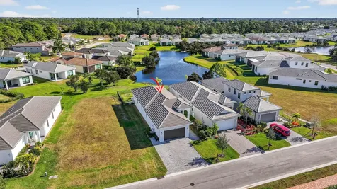 180 SE Via Bisento Port St Lucie FL 34952