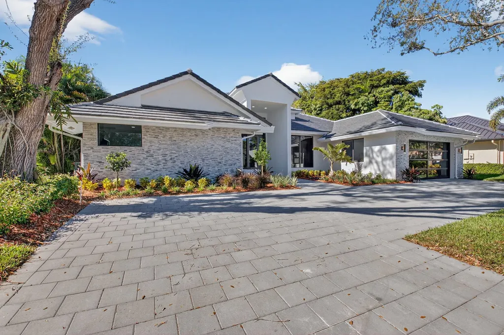 5723 Hamilton Way Boca Raton FL 33496