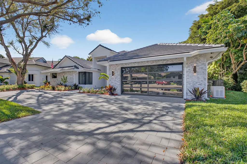 5723 Hamilton Way Boca Raton FL 33496