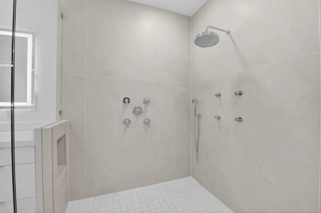 5723 Hamilton Way Boca Raton FL 33496
