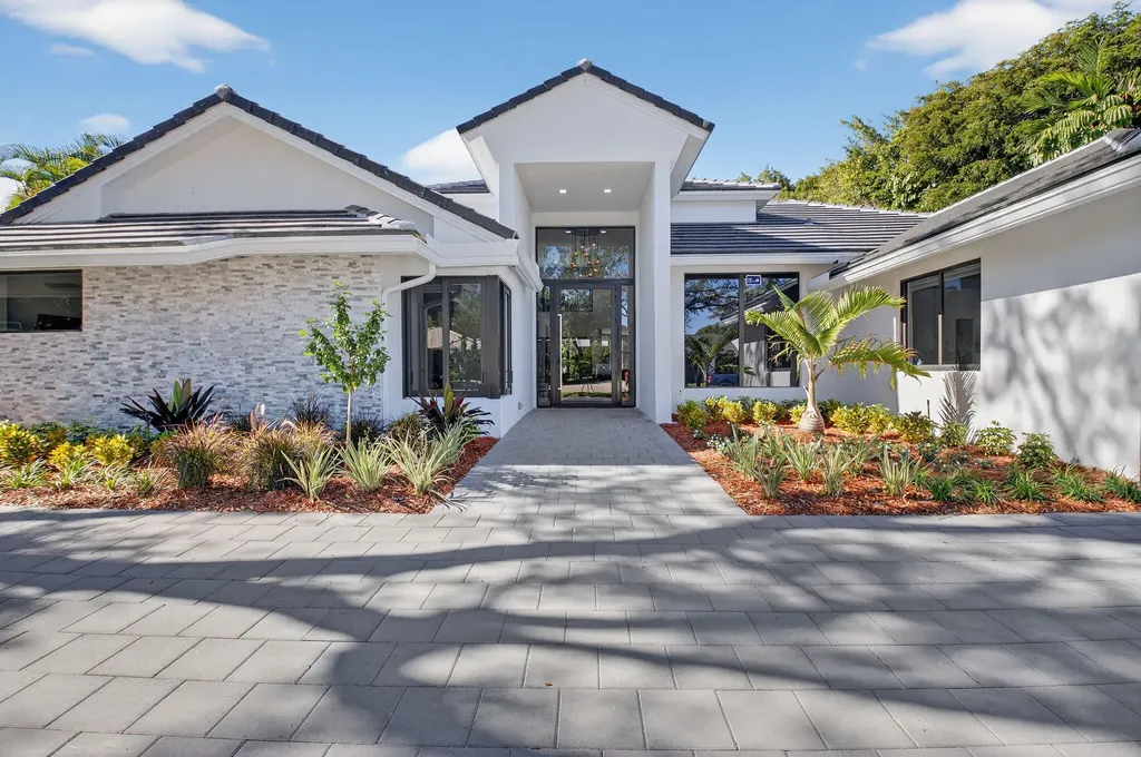 5723 Hamilton Way Boca Raton FL 33496