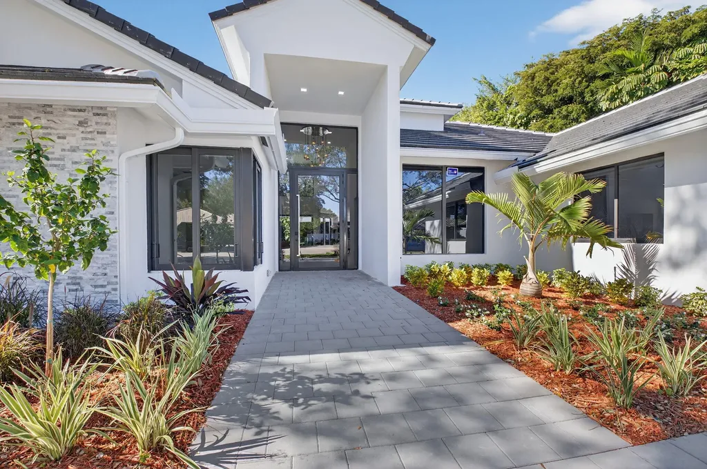 5723 Hamilton Way Boca Raton FL 33496