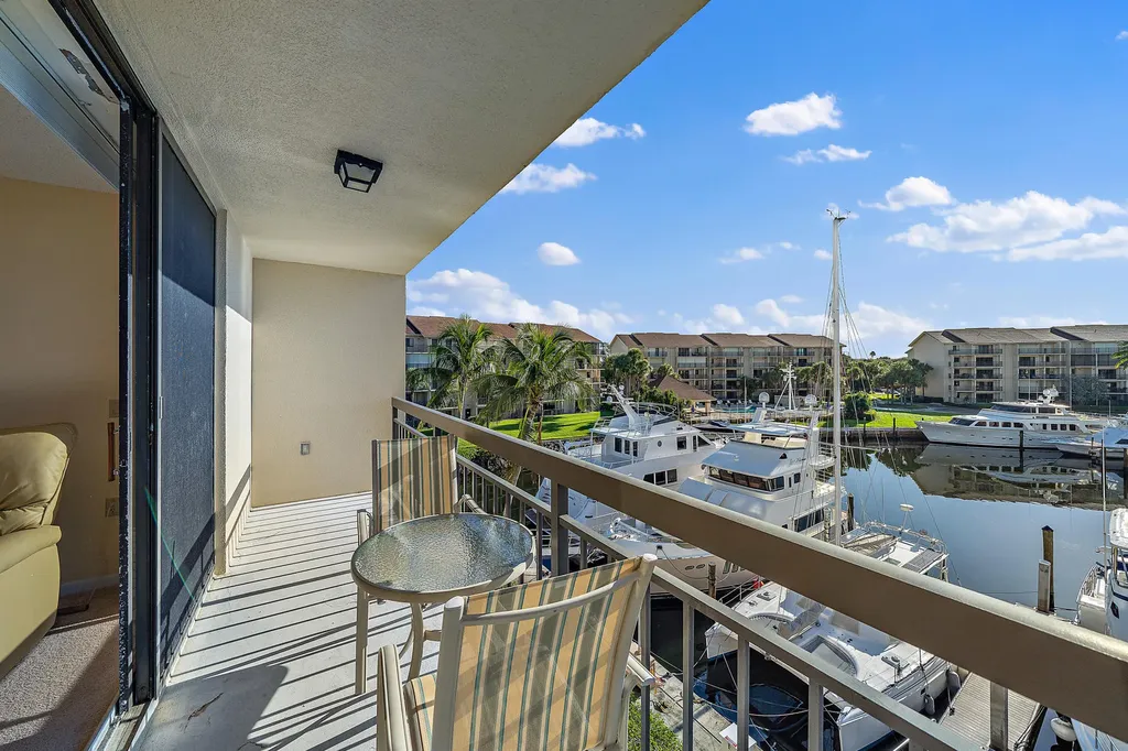 2601 Marina Isle Way Jupiter FL 33477