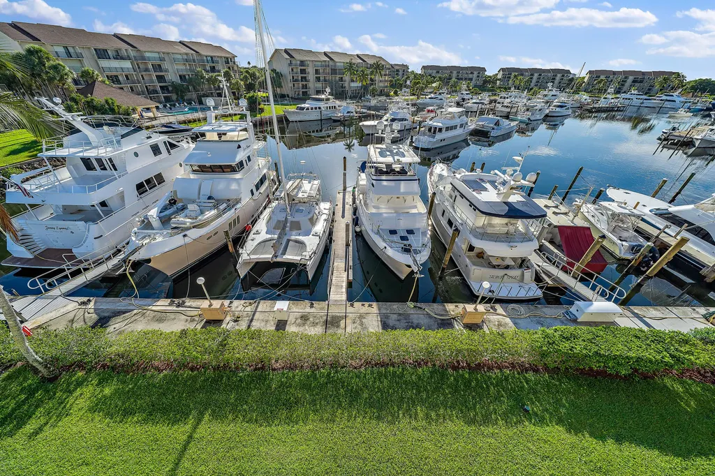 2601 Marina Isle Way Jupiter FL 33477