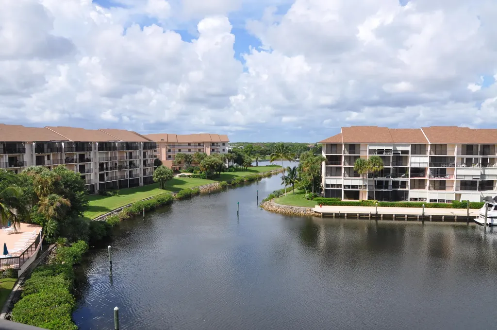 2601 Marina Isle Way Jupiter FL 33477