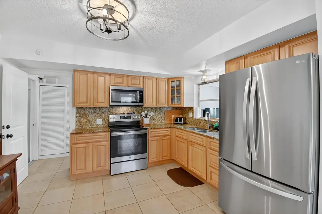 5511 Van Buren Street Hollywood FL 33021