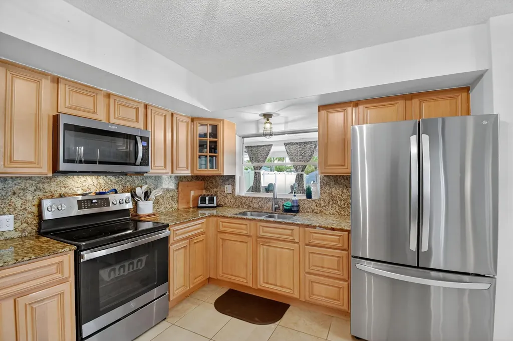 5511 Van Buren Street Hollywood FL 33021